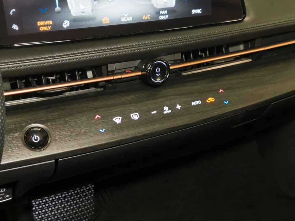 2023 Nissan Ariya view 14
