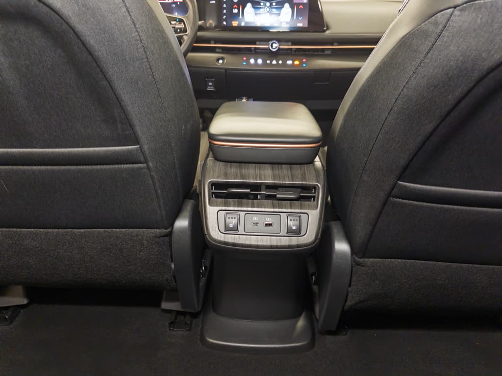 2023 Nissan Ariya view 20
