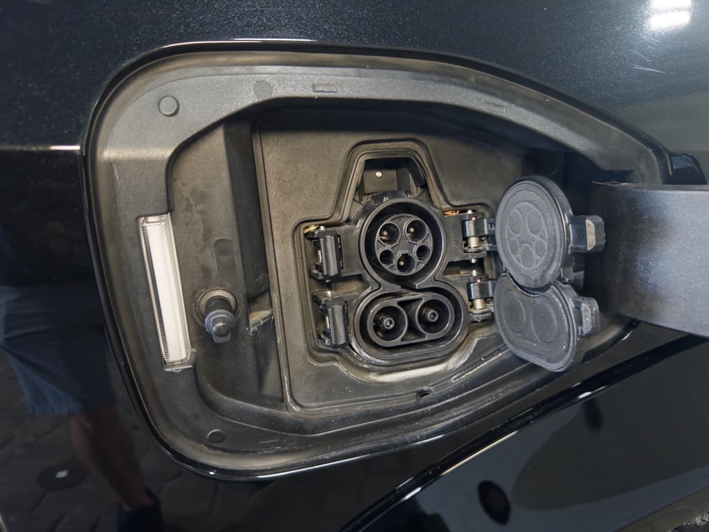 2023 Nissan Ariya view 5