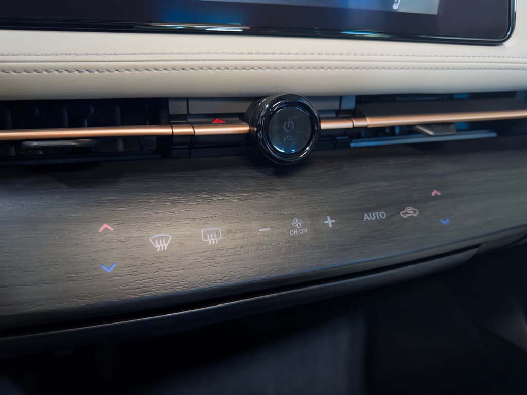 2023 Nissan Ariya view 15