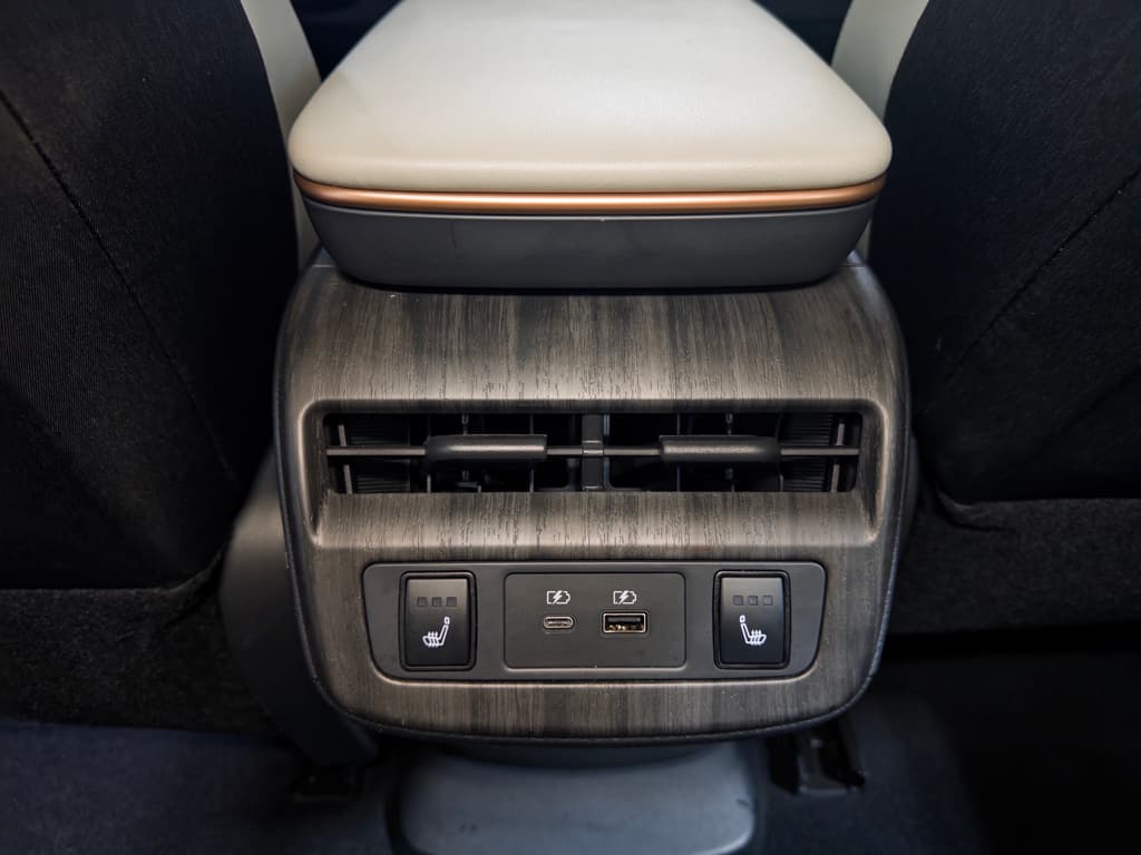 2023 Nissan Ariya view 20
