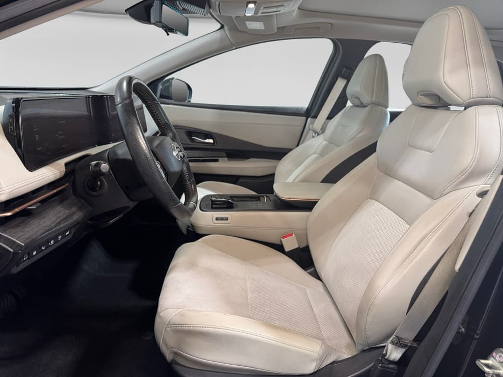 2023 Nissan Ariya view 17