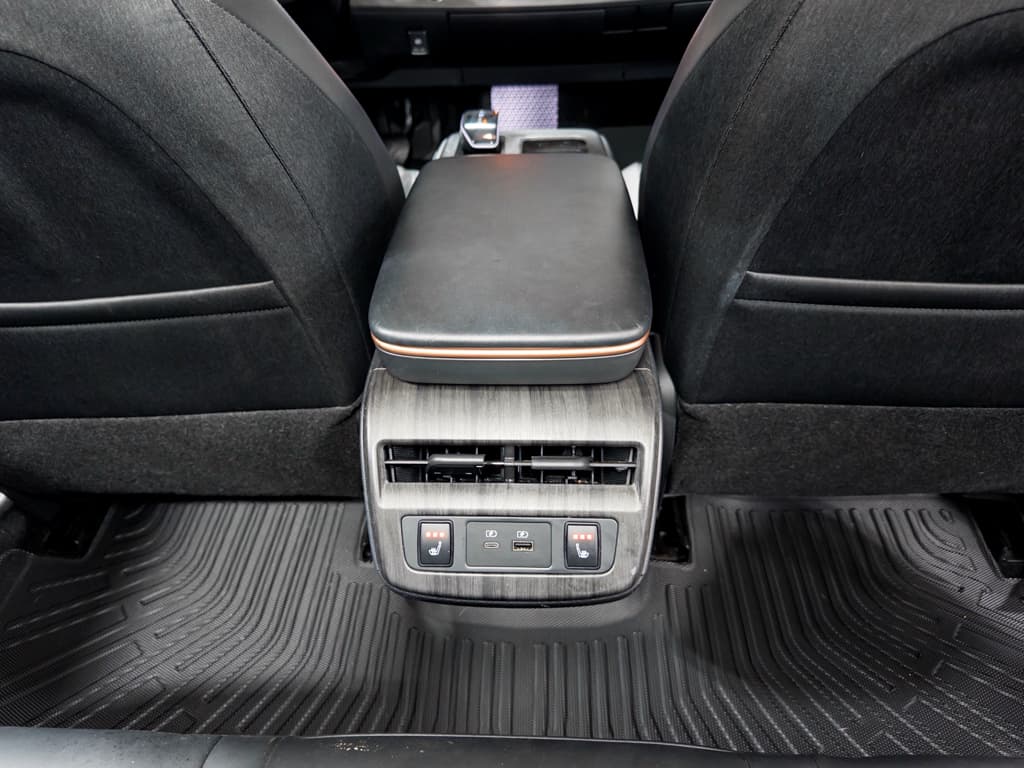 2023 Nissan Ariya view 21