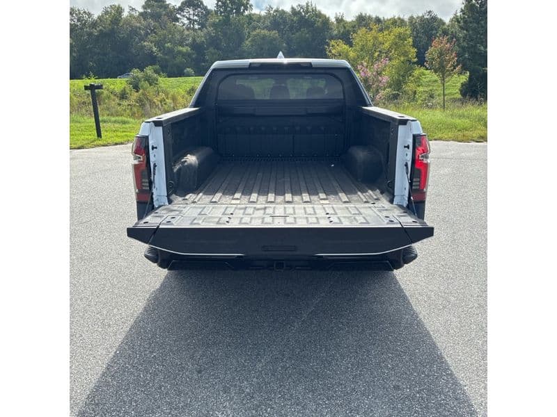 2025 Chevrolet Silverado EV view 5