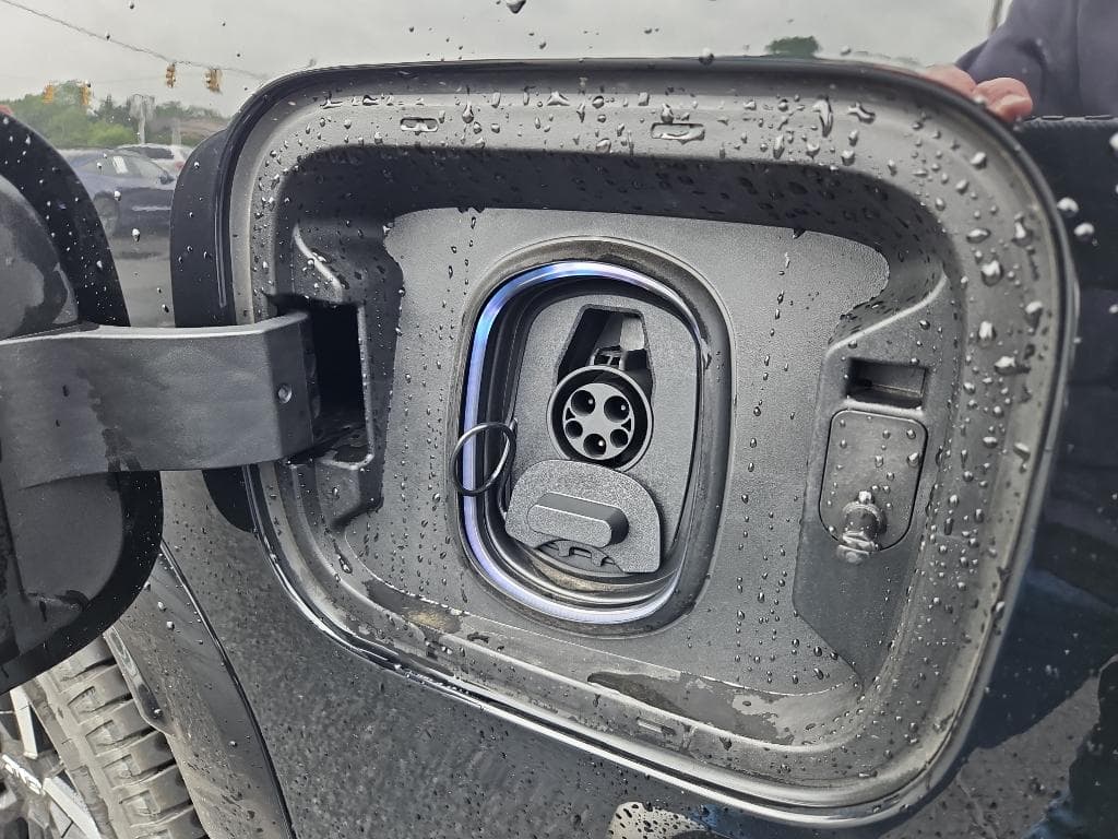 2025 GMC Sierra EV view 5