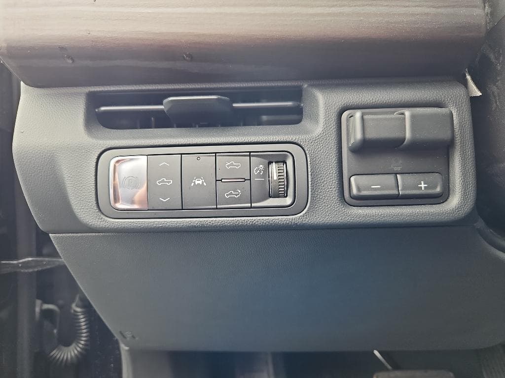 2025 GMC Sierra EV view 14