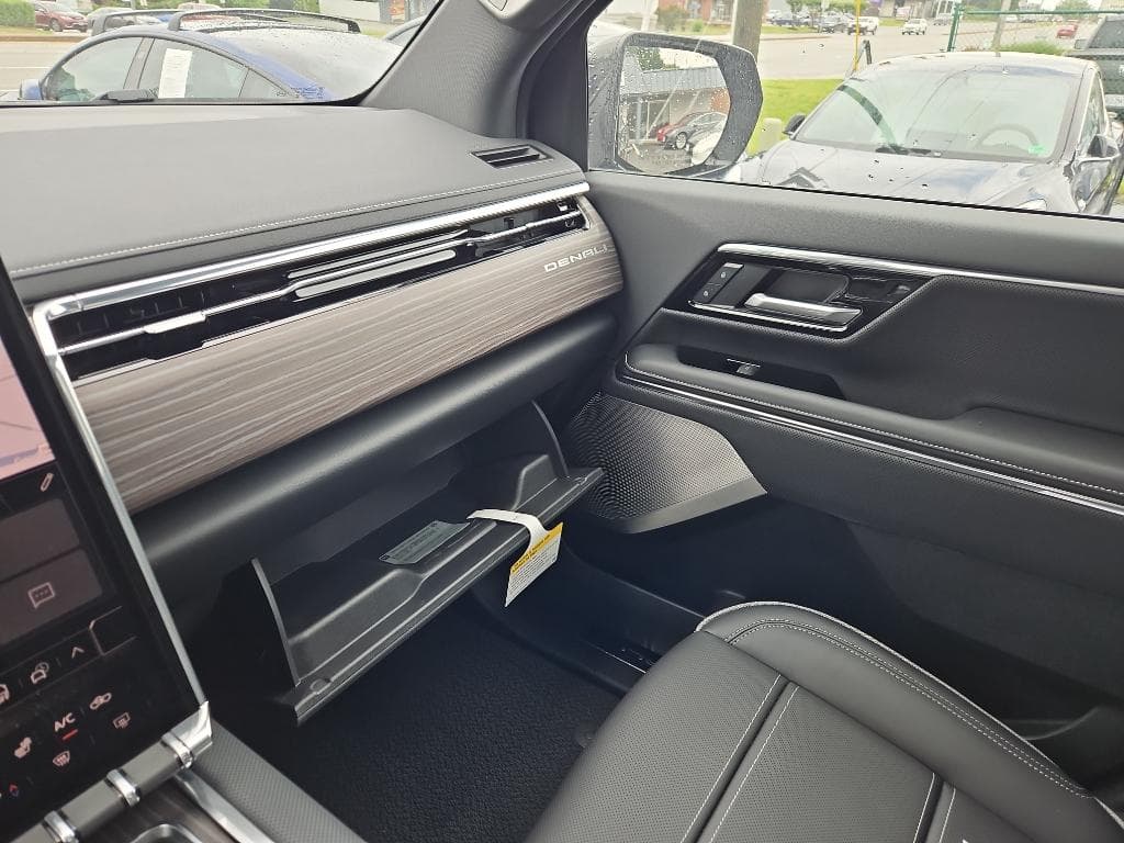 2025 GMC Sierra EV view 18