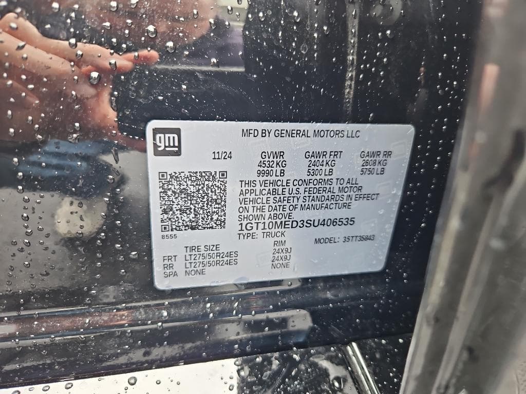 2025 GMC Sierra EV view 30