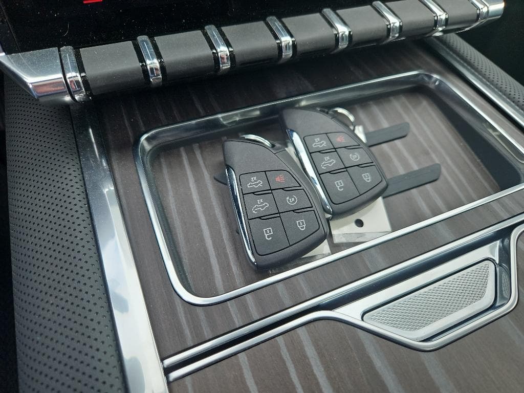 2025 GMC Sierra EV view 19