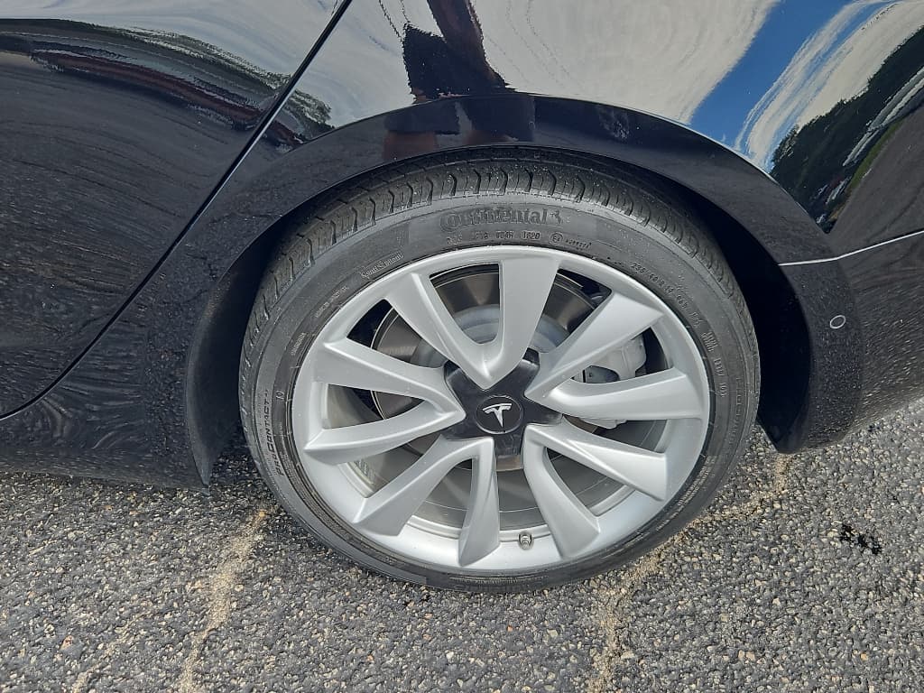 2019 Tesla Model 3 view 25