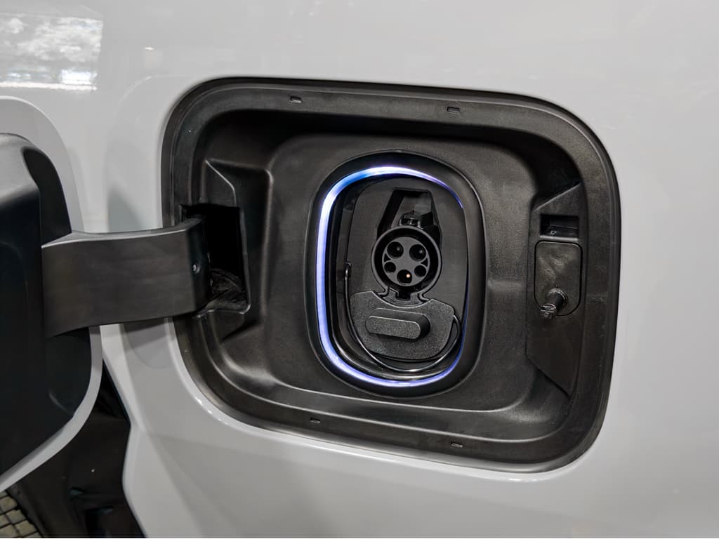 2025 Chevrolet Silverado EV view 5