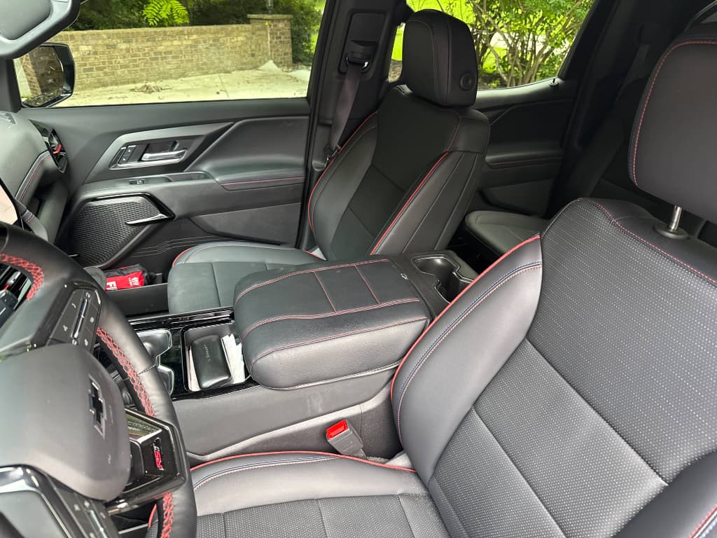 2025 Chevrolet Silverado EV view 6