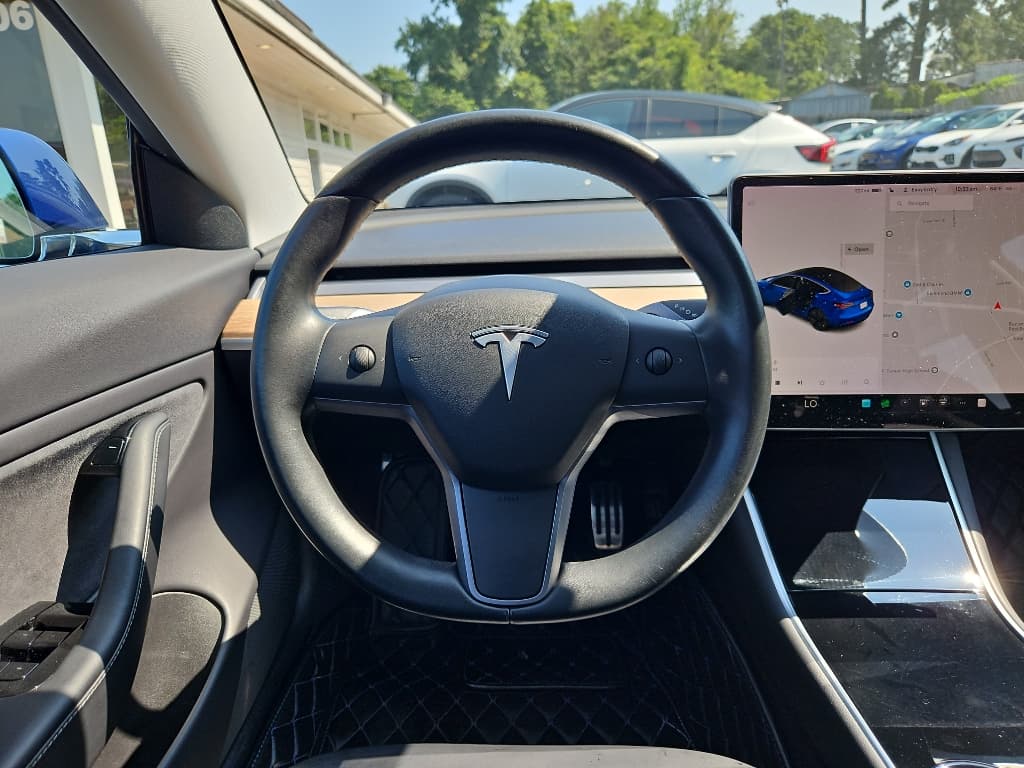 2019 Tesla Model 3 view 8