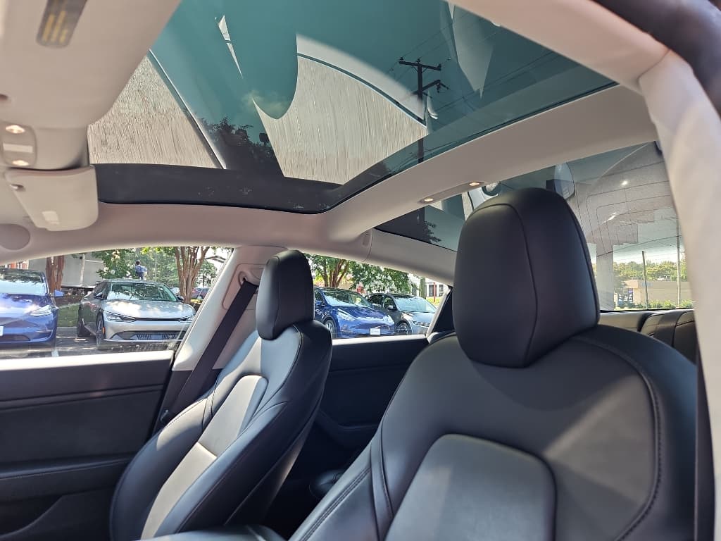 2019 Tesla Model 3 view 18