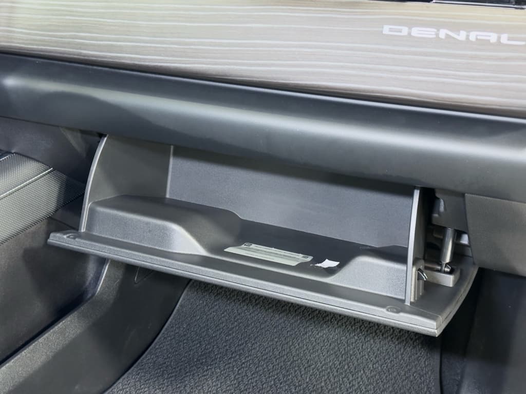 2025 GMC Sierra EV view 19