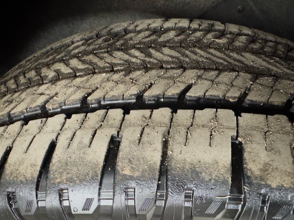 2025 GMC Sierra EV view 34