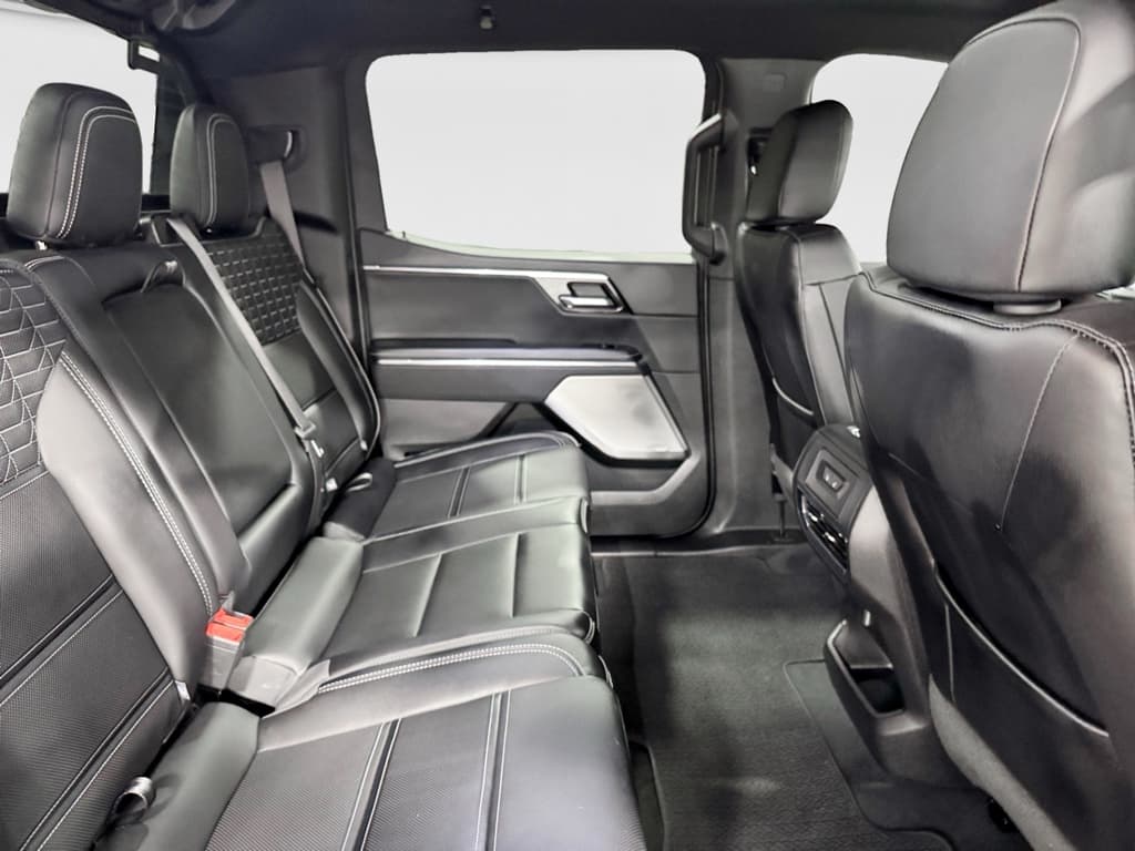 2025 GMC Sierra EV view 21