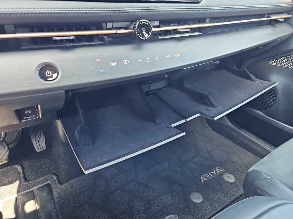 2023 Nissan Ariya view 20