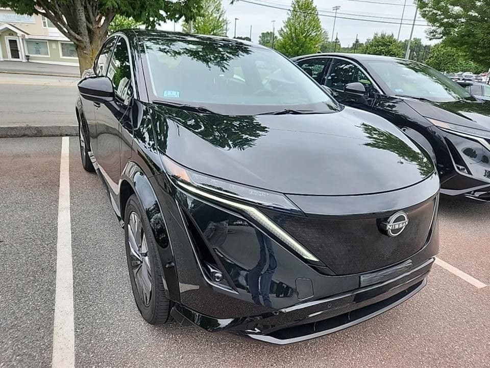2023 Nissan Ariya view 3