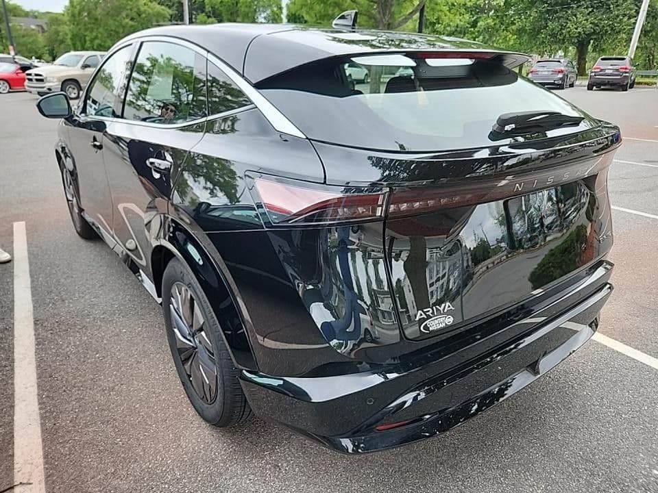 2023 Nissan Ariya view 7