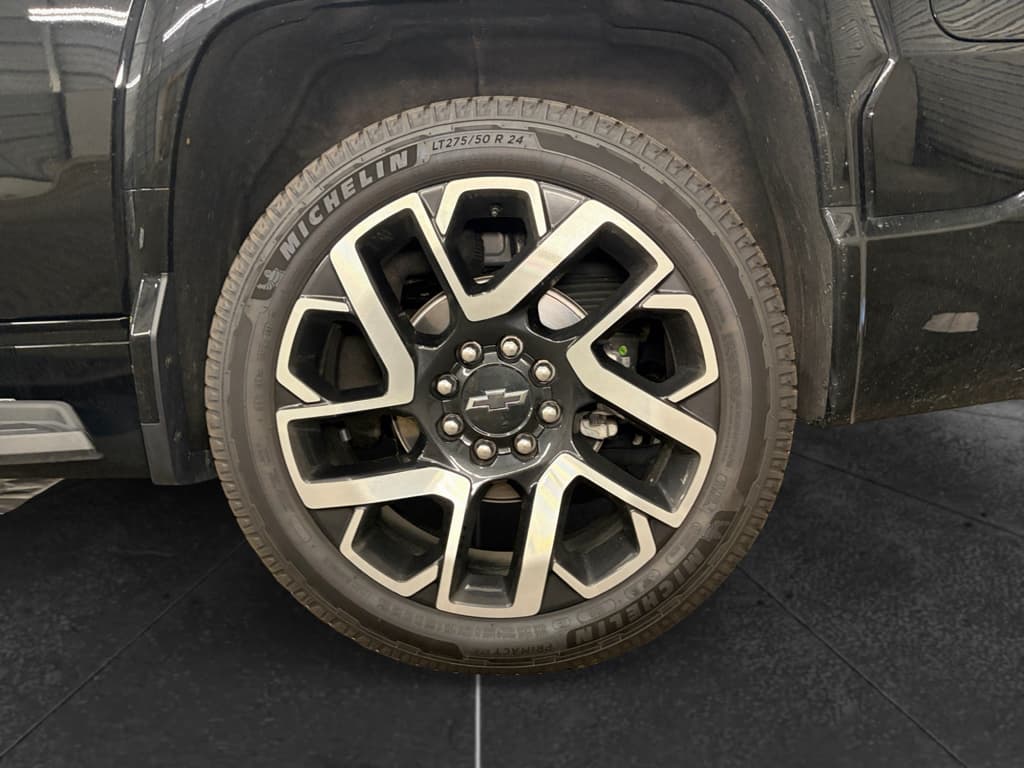 2025 Chevrolet Silverado EV view 29