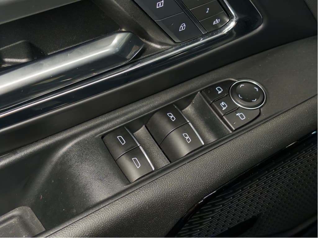 2025 Chevrolet Silverado EV view 6