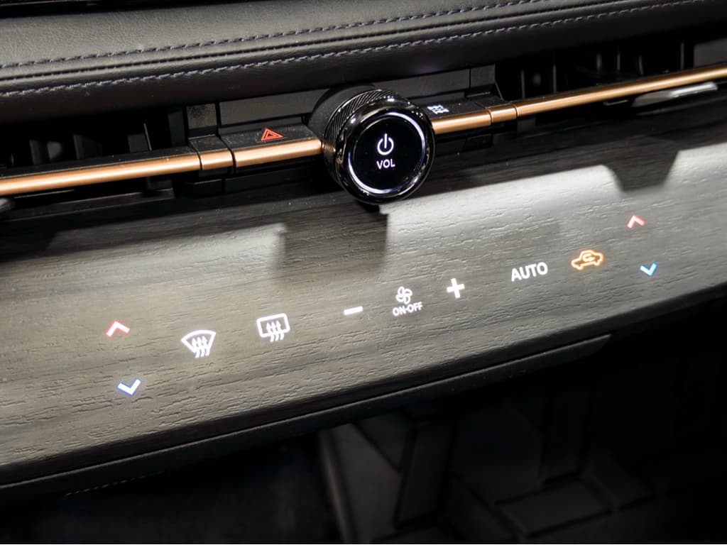 2023 Nissan Ariya view 16