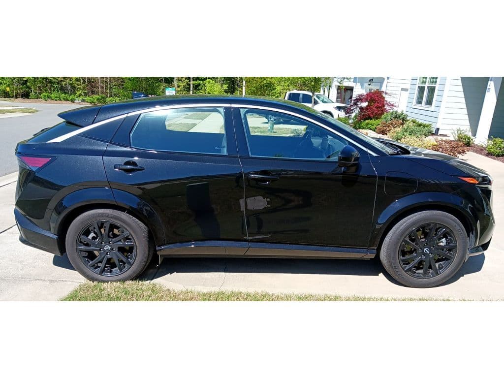 2023 Nissan Ariya view 3