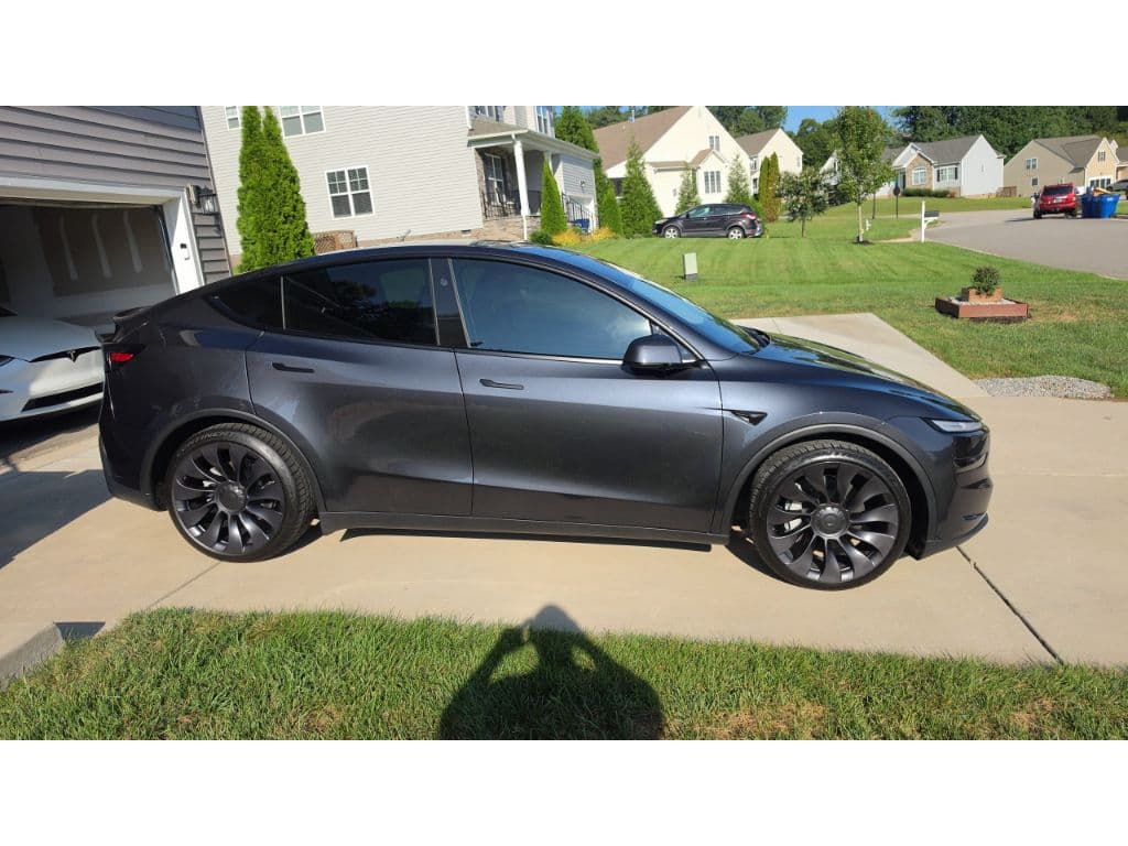 2026 Tesla Model Y view 4