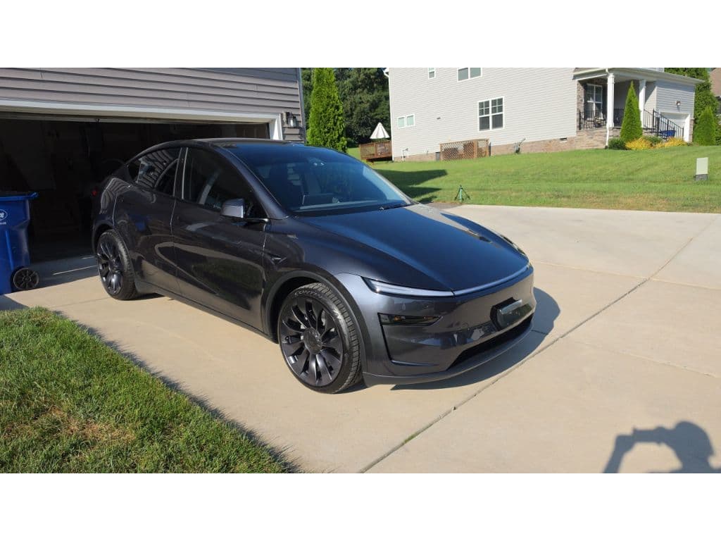 2026 Tesla Model Y view 5