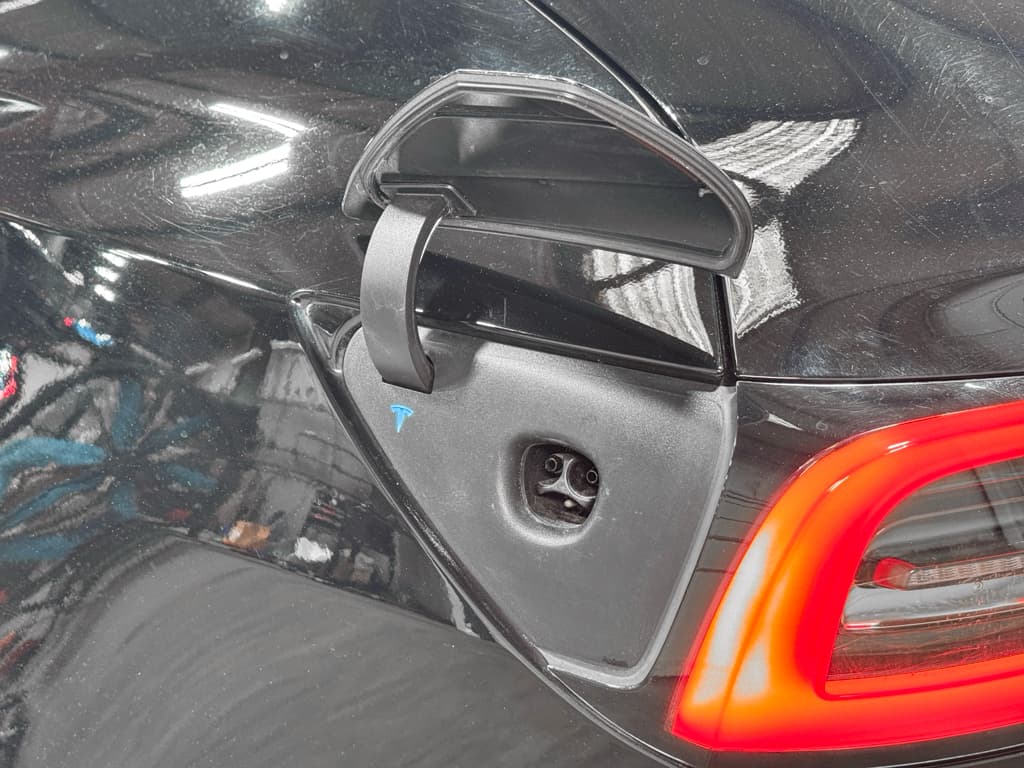 2019 Tesla Model 3 view 5