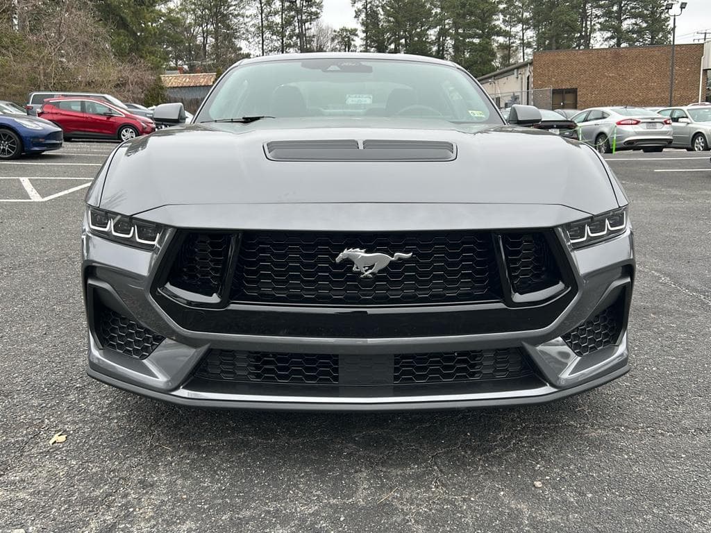 2024 Ford Mustang view 5