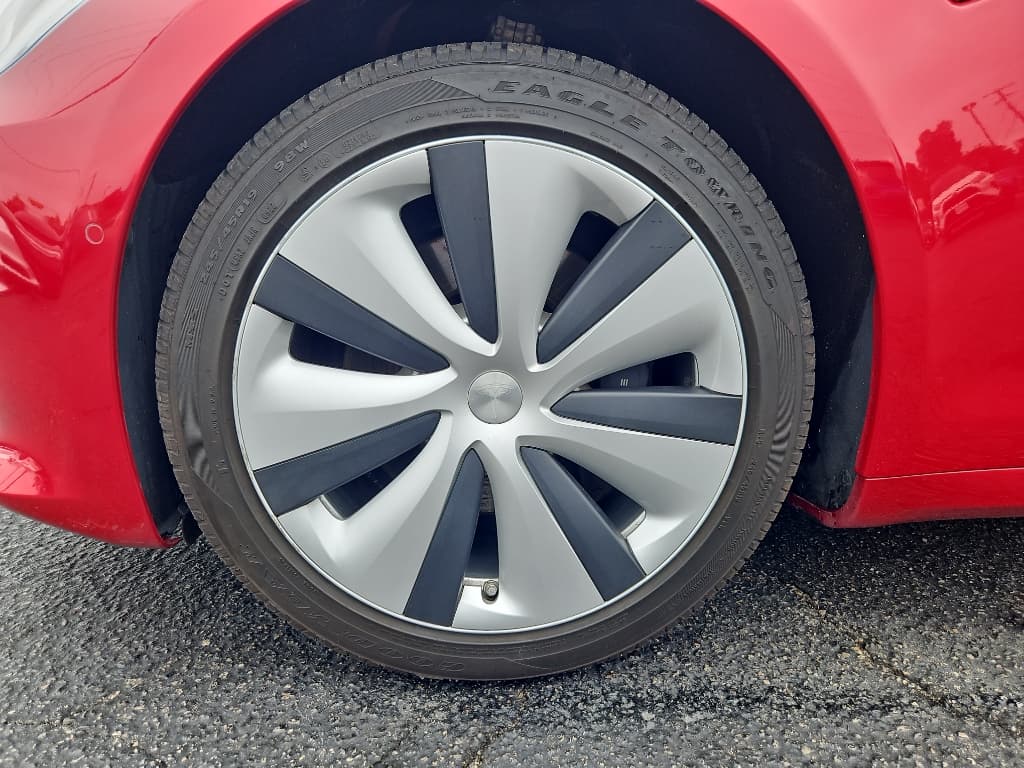2020 Tesla Model S view 25