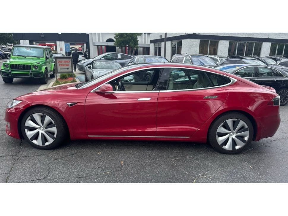 2020 Tesla Model S view 8