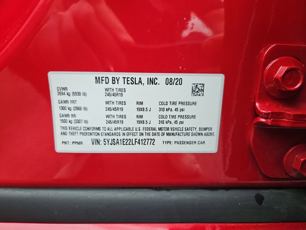 2020 Tesla Model S view 23