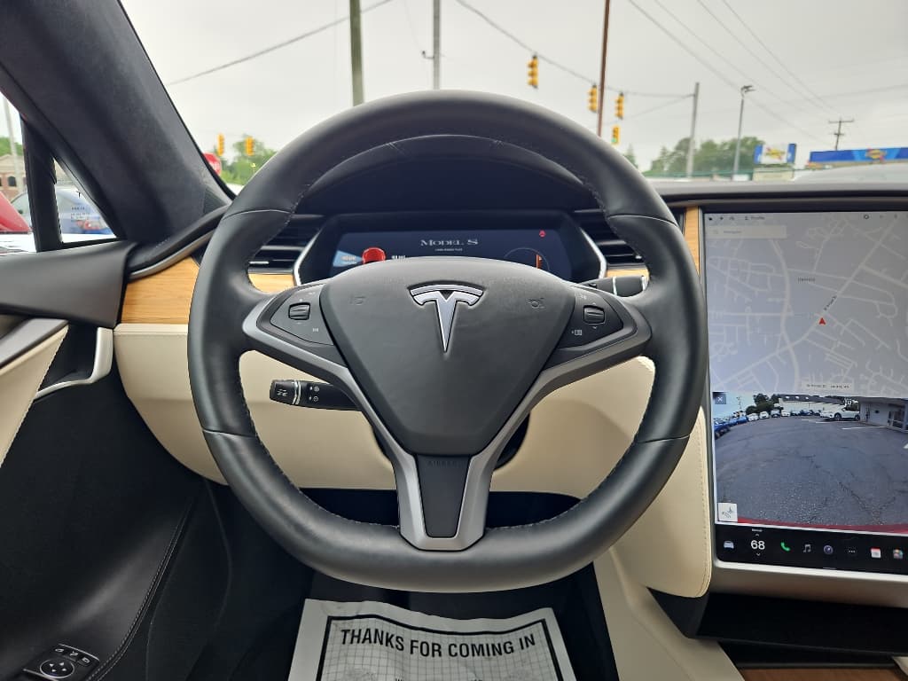 2020 Tesla Model S view 7