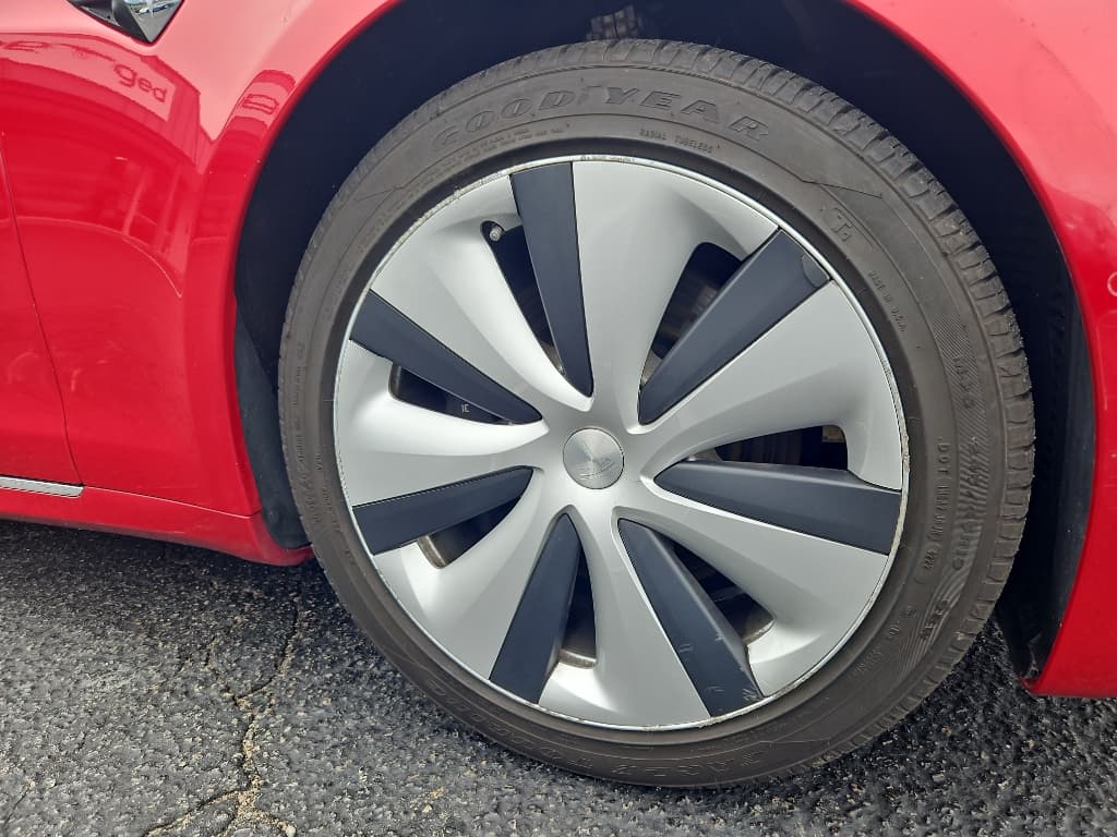 2020 Tesla Model S view 31
