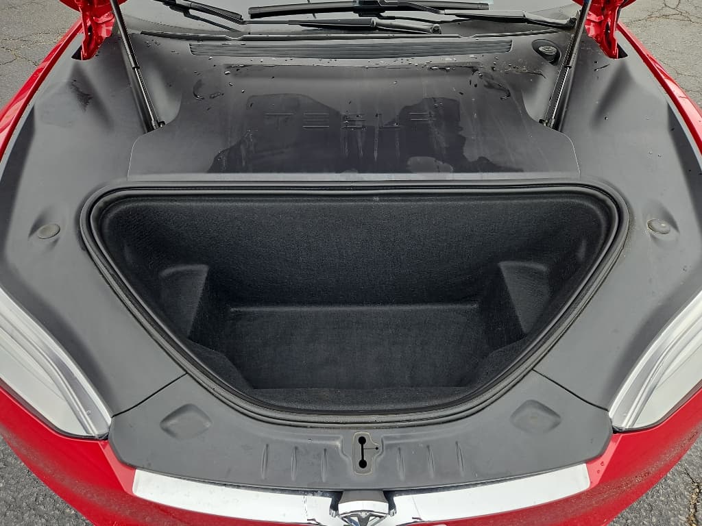 2020 Tesla Model S view 21