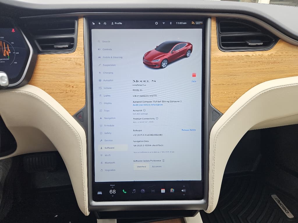 2020 Tesla Model S view 10