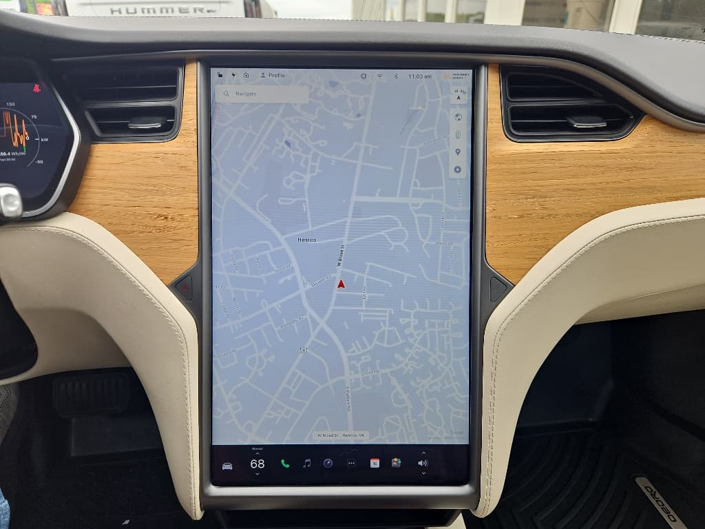 2020 Tesla Model S view 11
