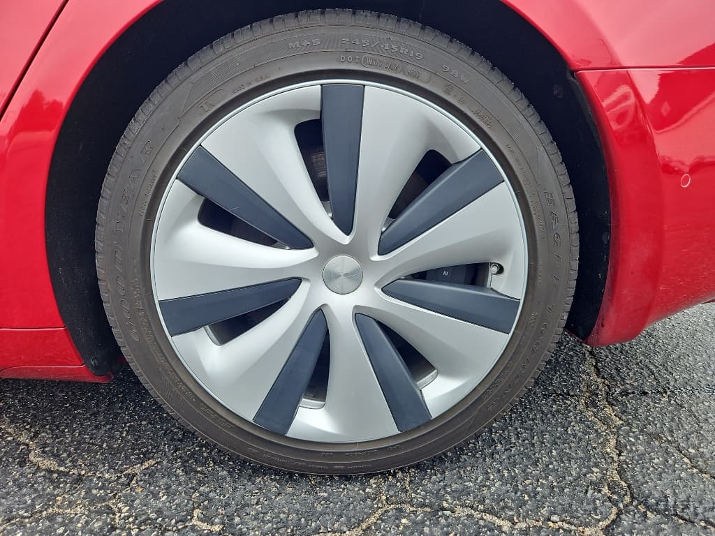 2020 Tesla Model S view 27