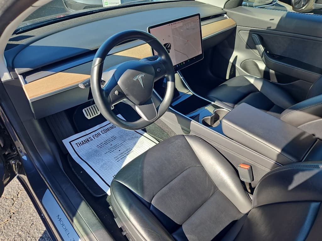 2019 Tesla Model 3 view 16