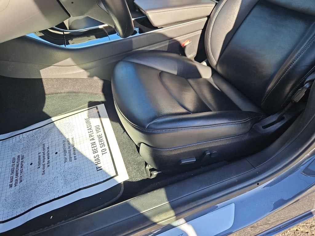 2019 Tesla Model 3 view 7