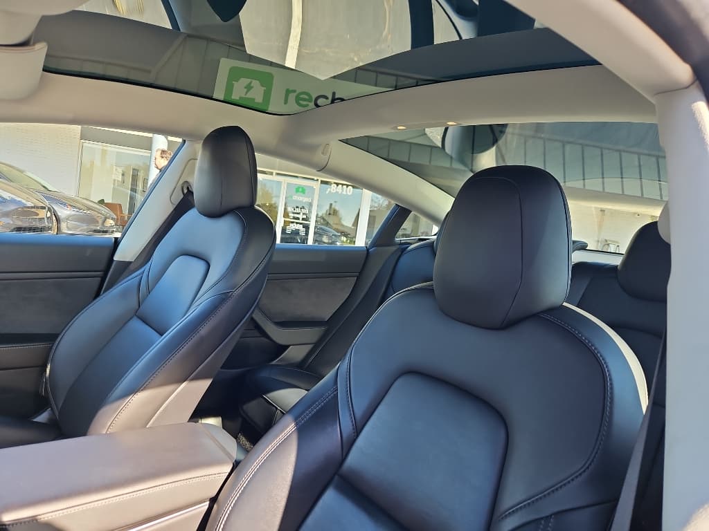 2019 Tesla Model 3 view 21