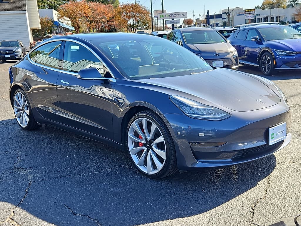 2019 Tesla Model 3 view 4