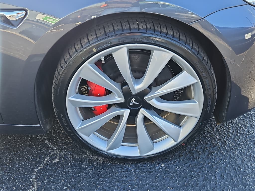 2019 Tesla Model 3 view 32