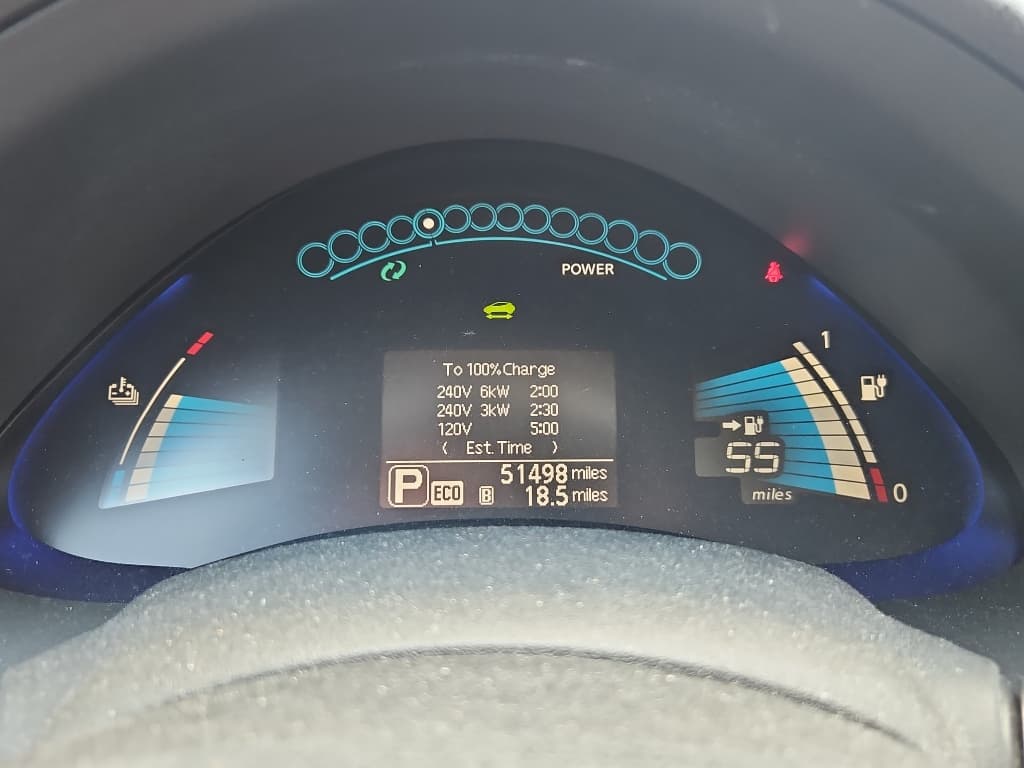 2013 Nissan LEAF view 5