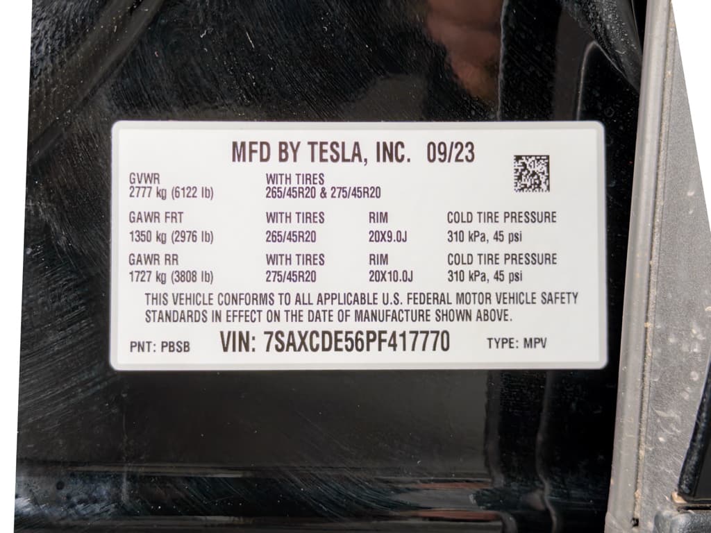 2023 Tesla Model X view 27