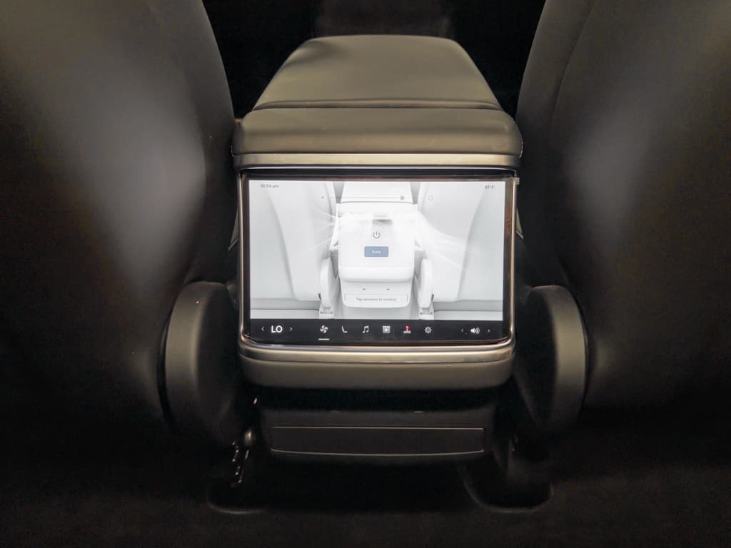 2023 Tesla Model X view 19