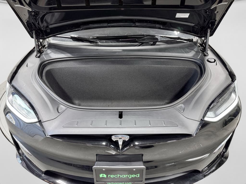 2023 Tesla Model X view 23